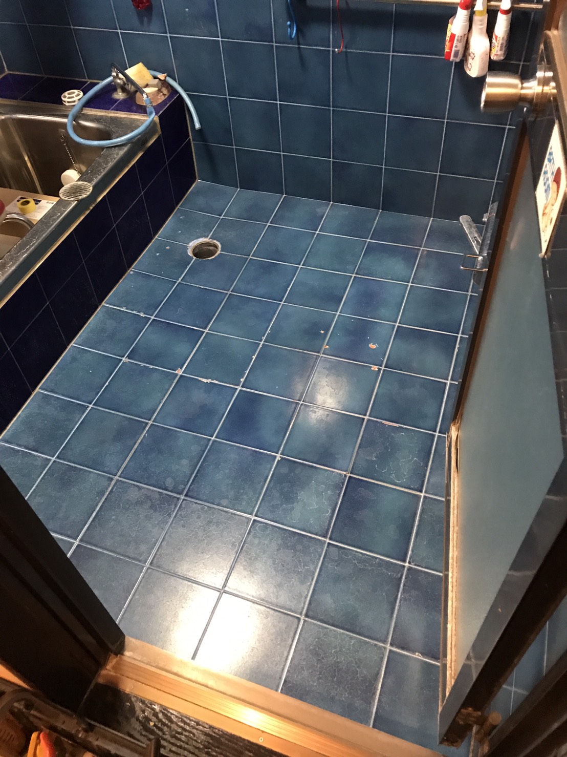 東京都台東区にて、戸建住宅の浴室床リフォーム工事を行いました。