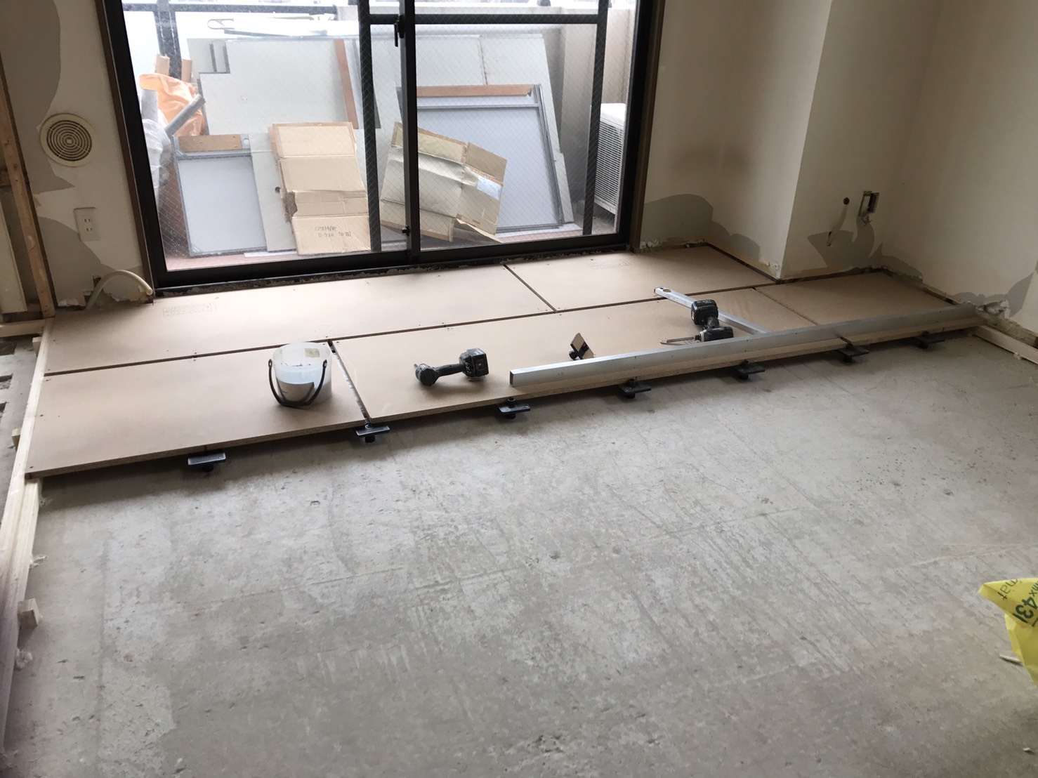東京都江戸川区南篠崎町にて、マンションの床のリノベーション工事を行いました！