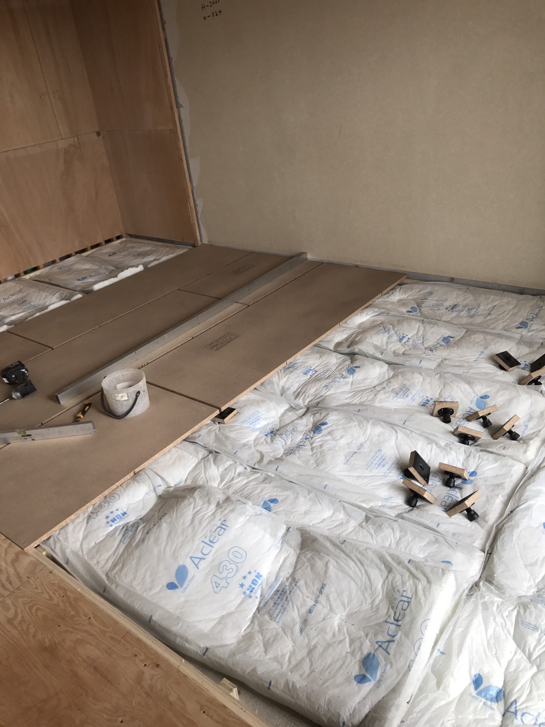 東京都江戸川区南篠崎町にて、マンションの床のリノベーション工事を行いました！