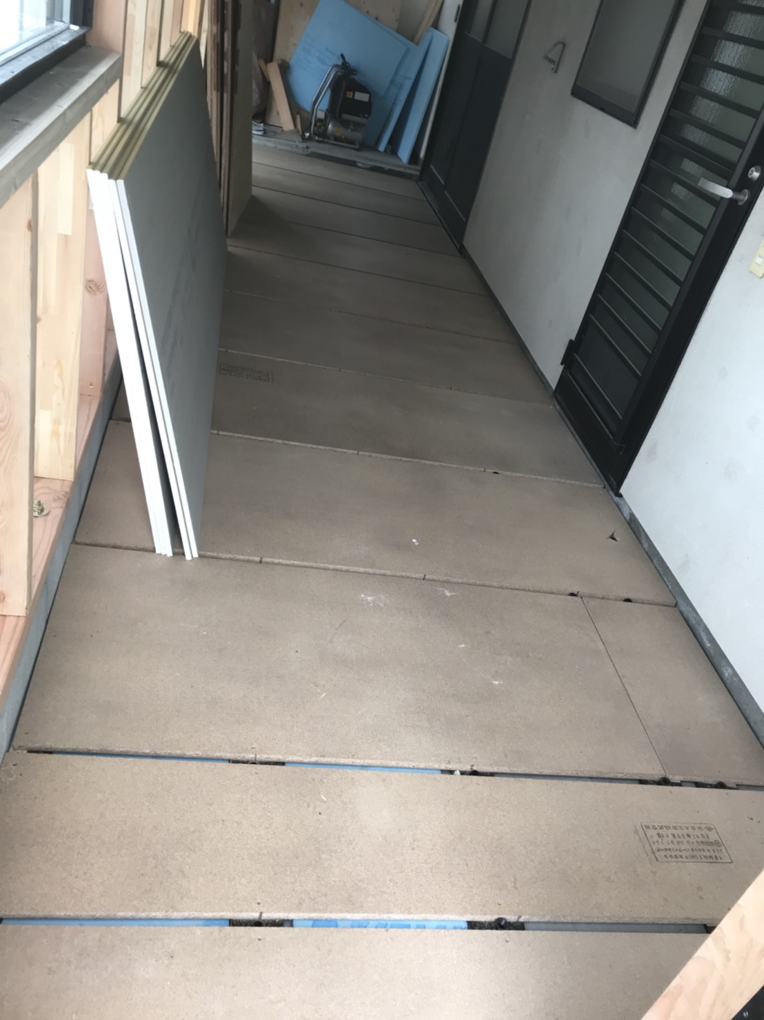 群馬県前橋市にて、スタイロ施工ありの置床工事を行いました。