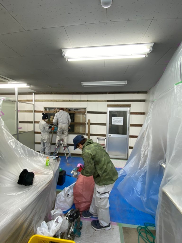 食品冷蔵物流倉庫 事務所結露対策工事（神奈川県厚木市）
