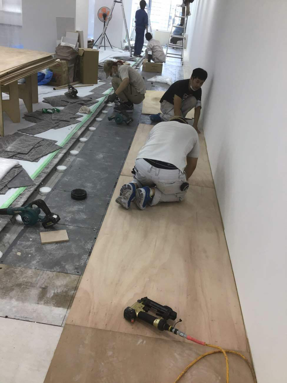 ビル 置床工事 乾式二重床（東京都新宿区）