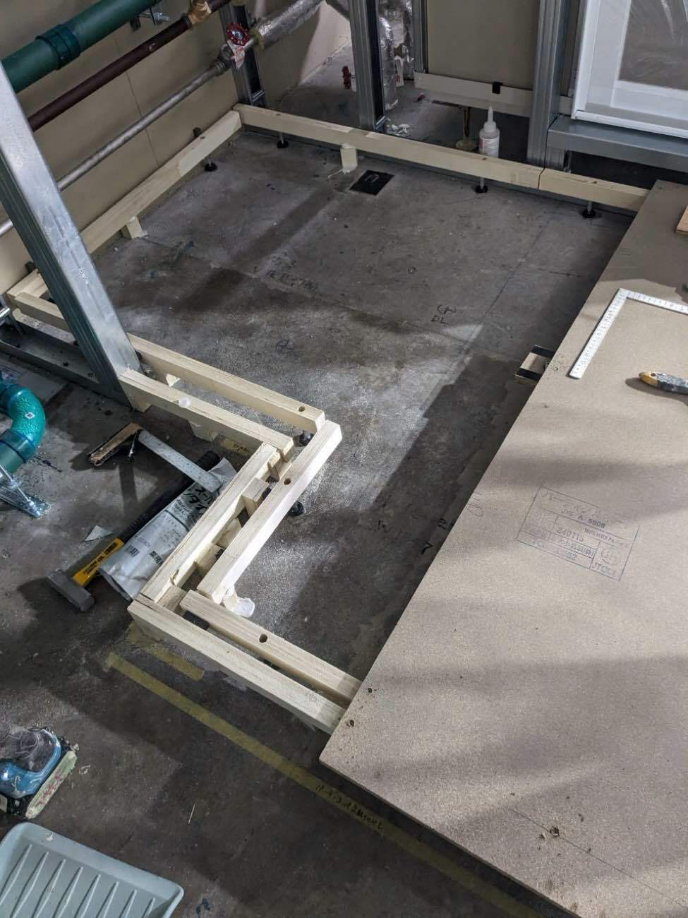 病院　１日置床工事　乾式二重床（東京都大田区）