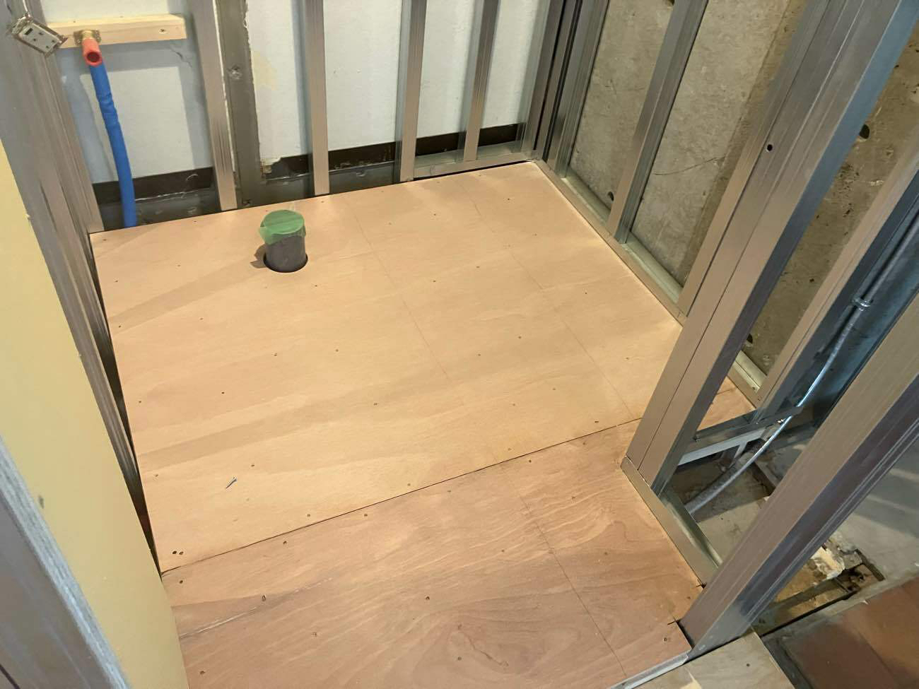 マンション　１日置床工事　フリーフロアCP（埼玉県蕨市）