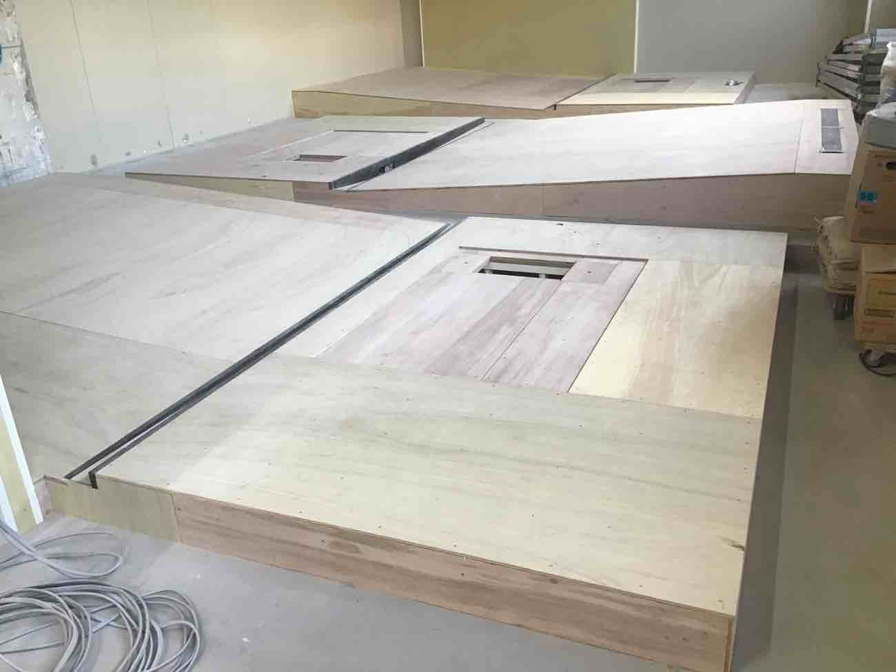 シュミレーションゴルフ店舗　置床工事　乾式二重床（横浜市青葉区）