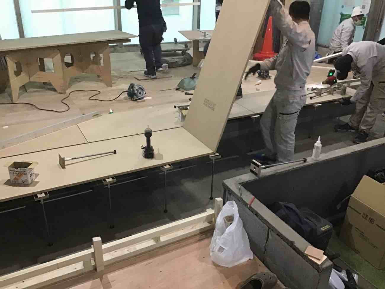 店舗　置床工事　乾式二重床（東京都港区）