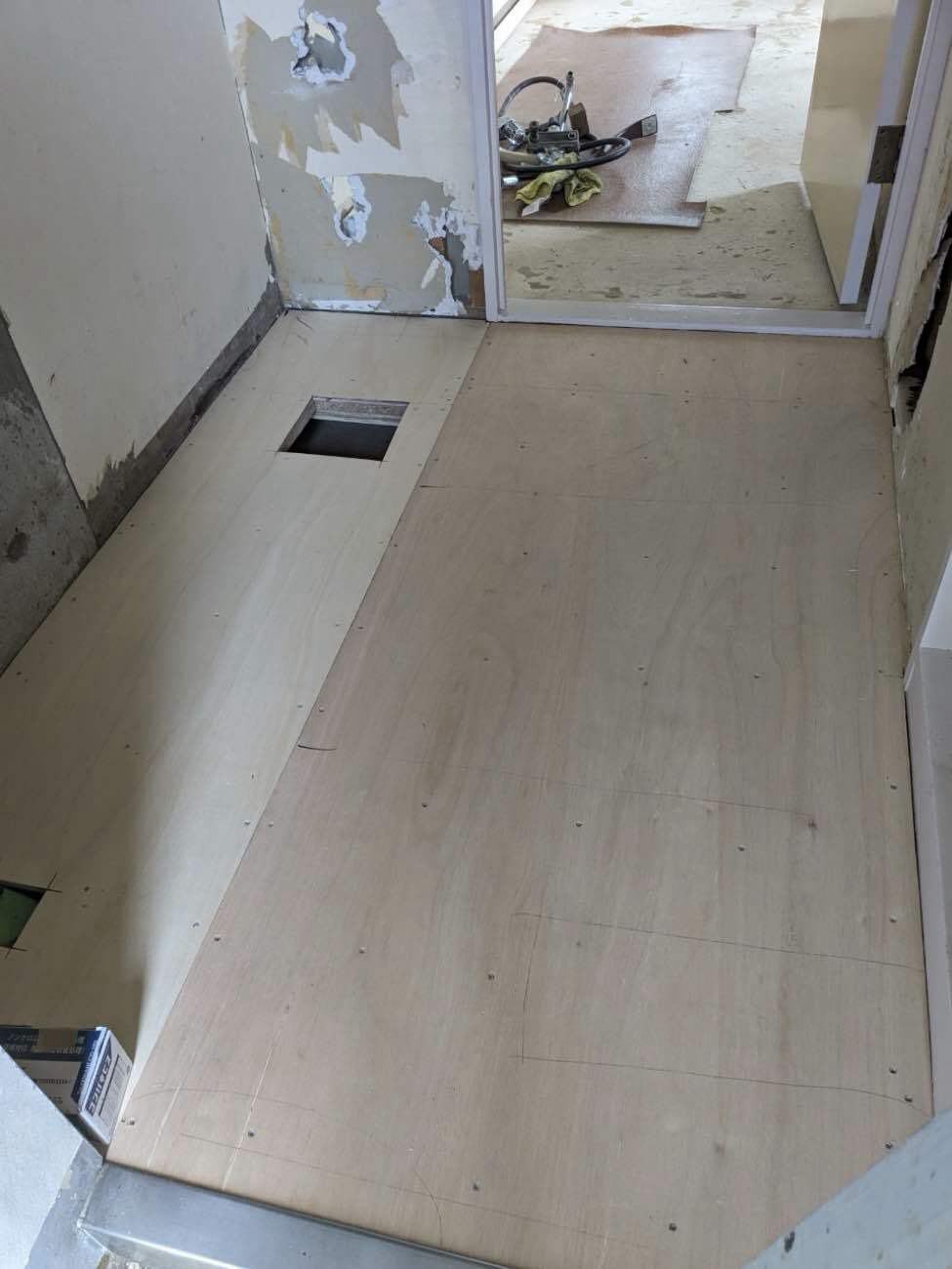 マンション　置床工事　乾式二重床（東京都板橋区）