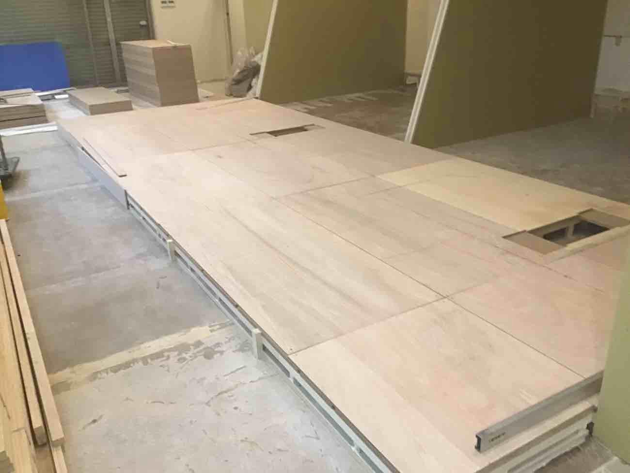 シュミレーションゴルフ店舗　置床工事　乾式二重床（神奈川県厚木市）