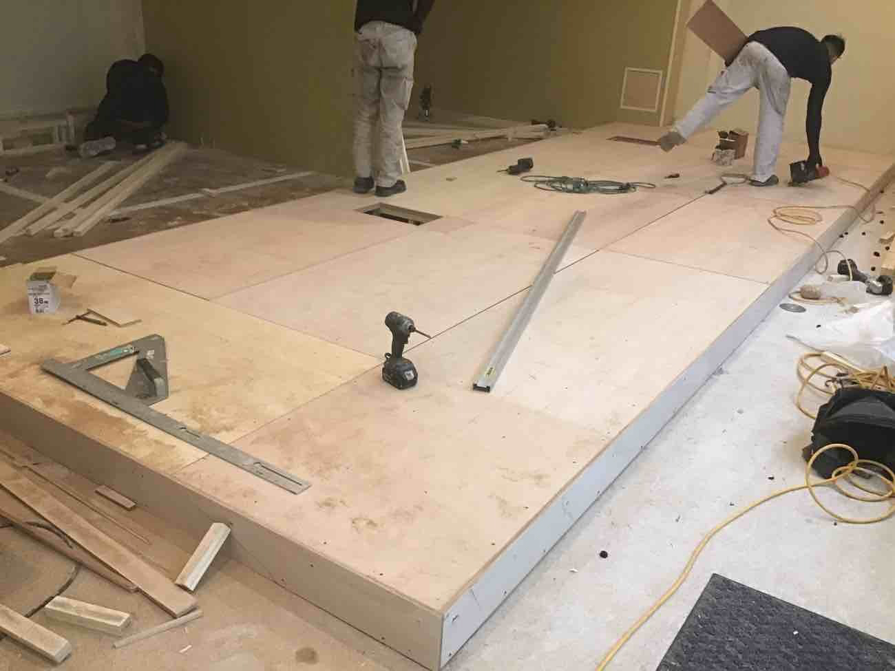 シュミレーションゴルフ店舗　置床工事　乾式二重床（神奈川県厚木市）