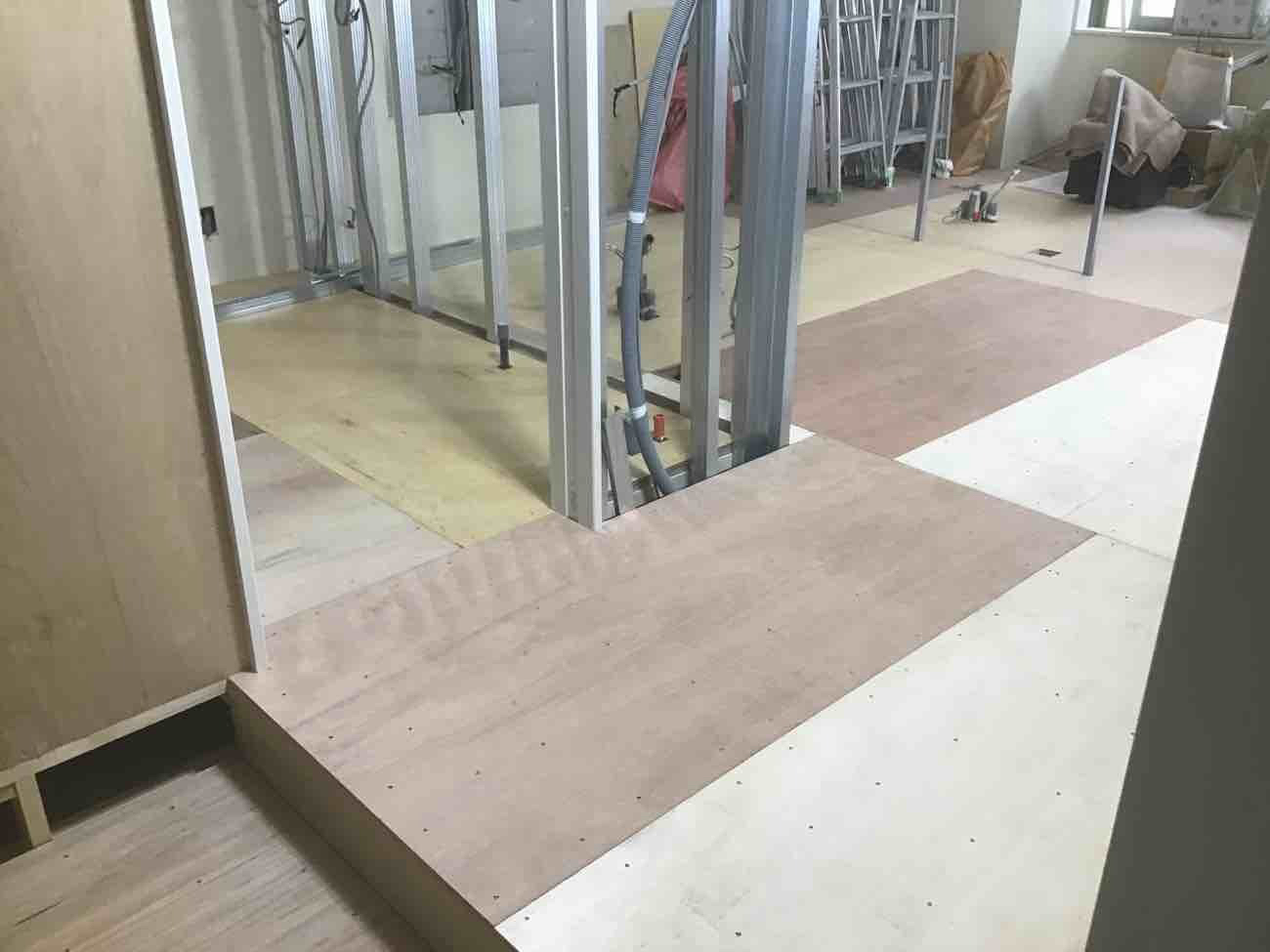 クリニック　置床工事（横浜市戸塚区）