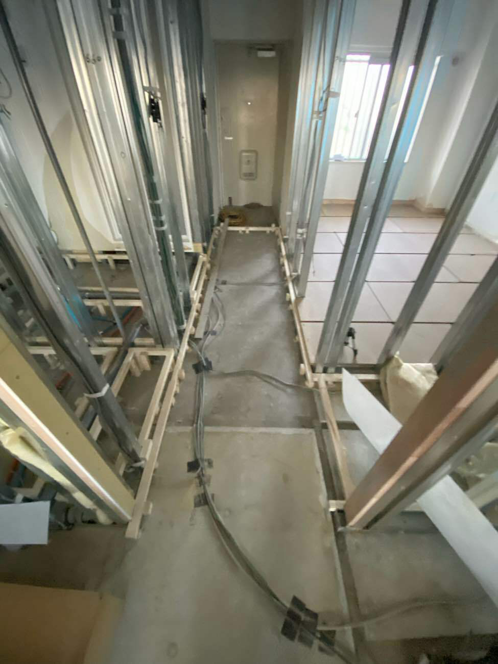 マンション改修　置床工事　フリーフロアCP（神奈川県厚木市）