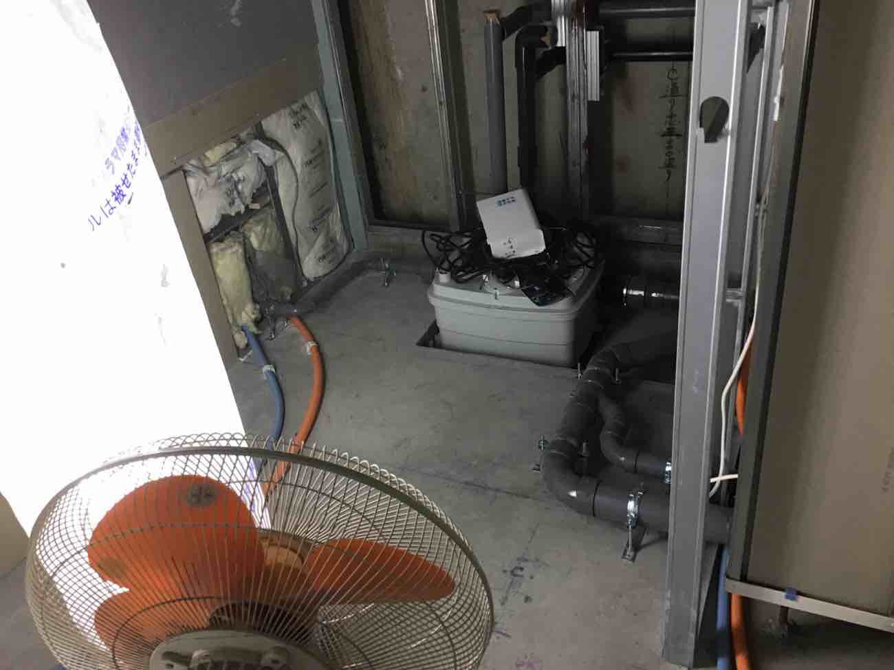 事務所　置床工事　乾式二重床（東京都北区）