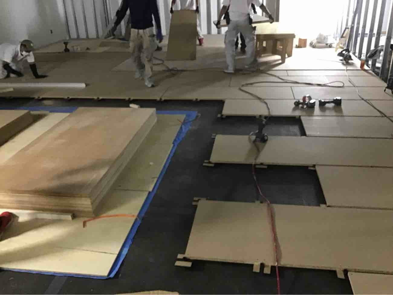 店舗　置床工事　乾式二重床（東京都中央区）