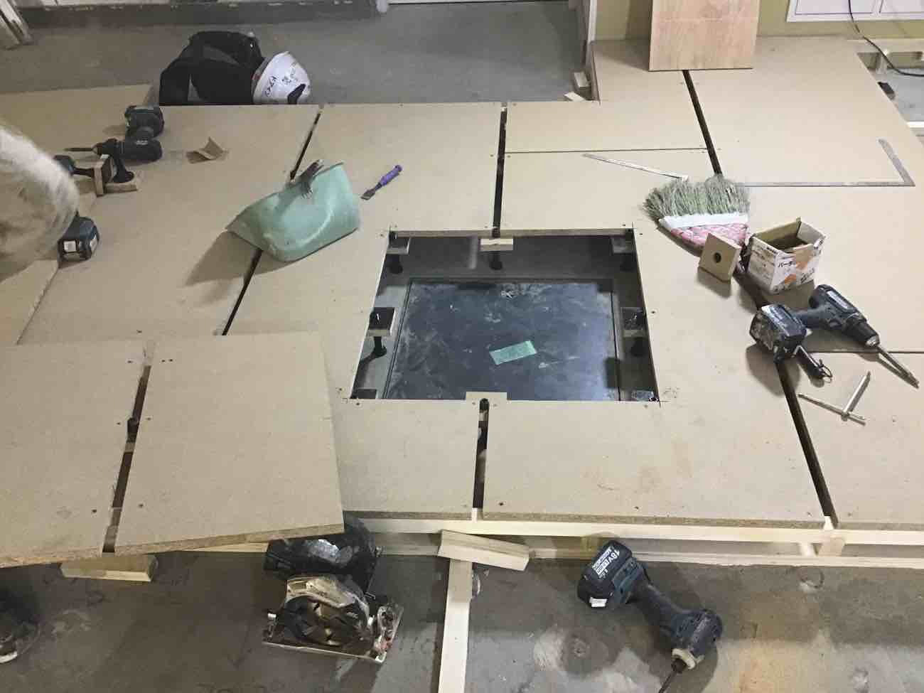 シュミレーションゴルフ店舗　置床工事　乾式二重床（東京都文京区）