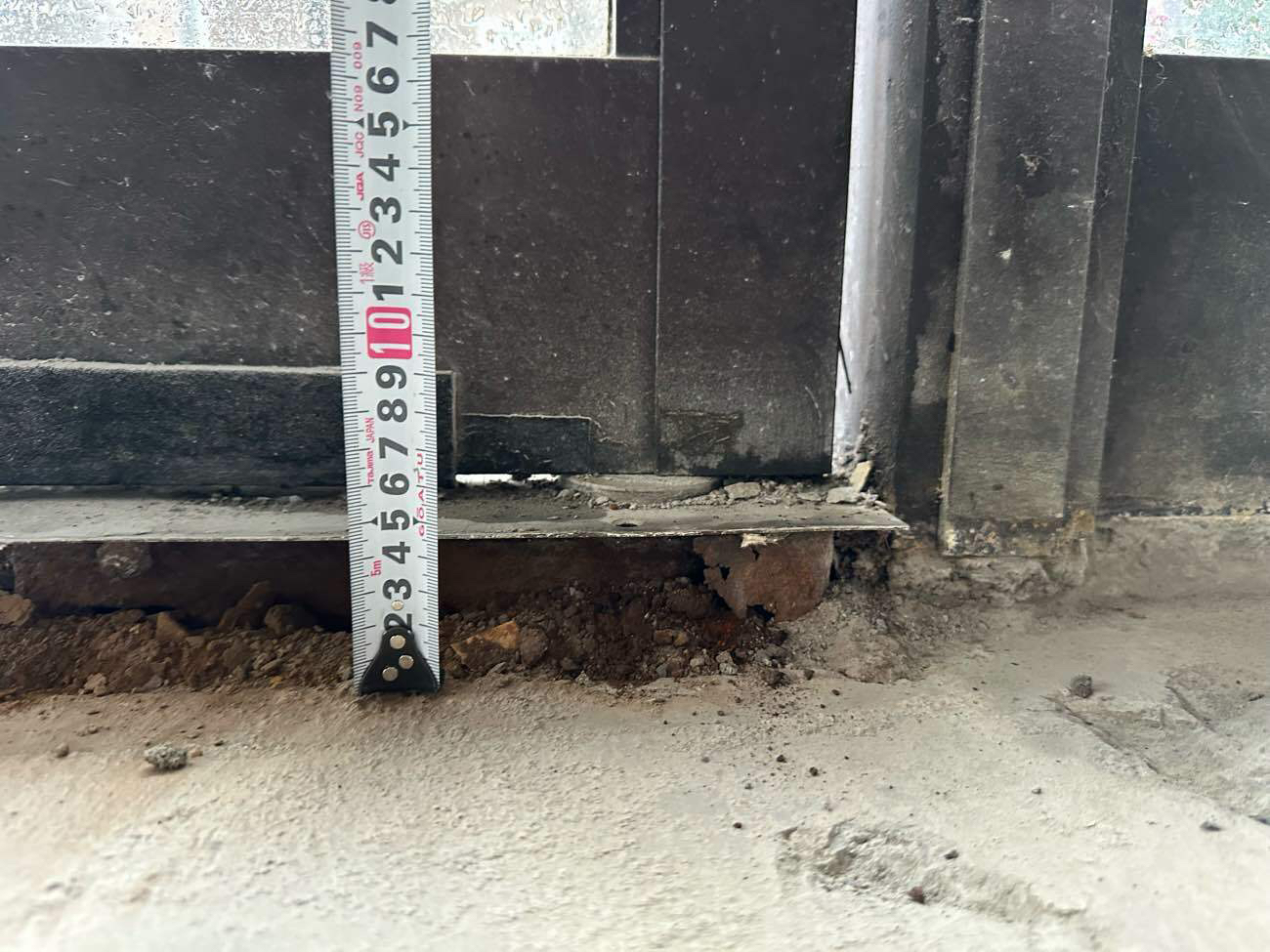 店舗　置床工事　プラモクレン（東京都国立市）