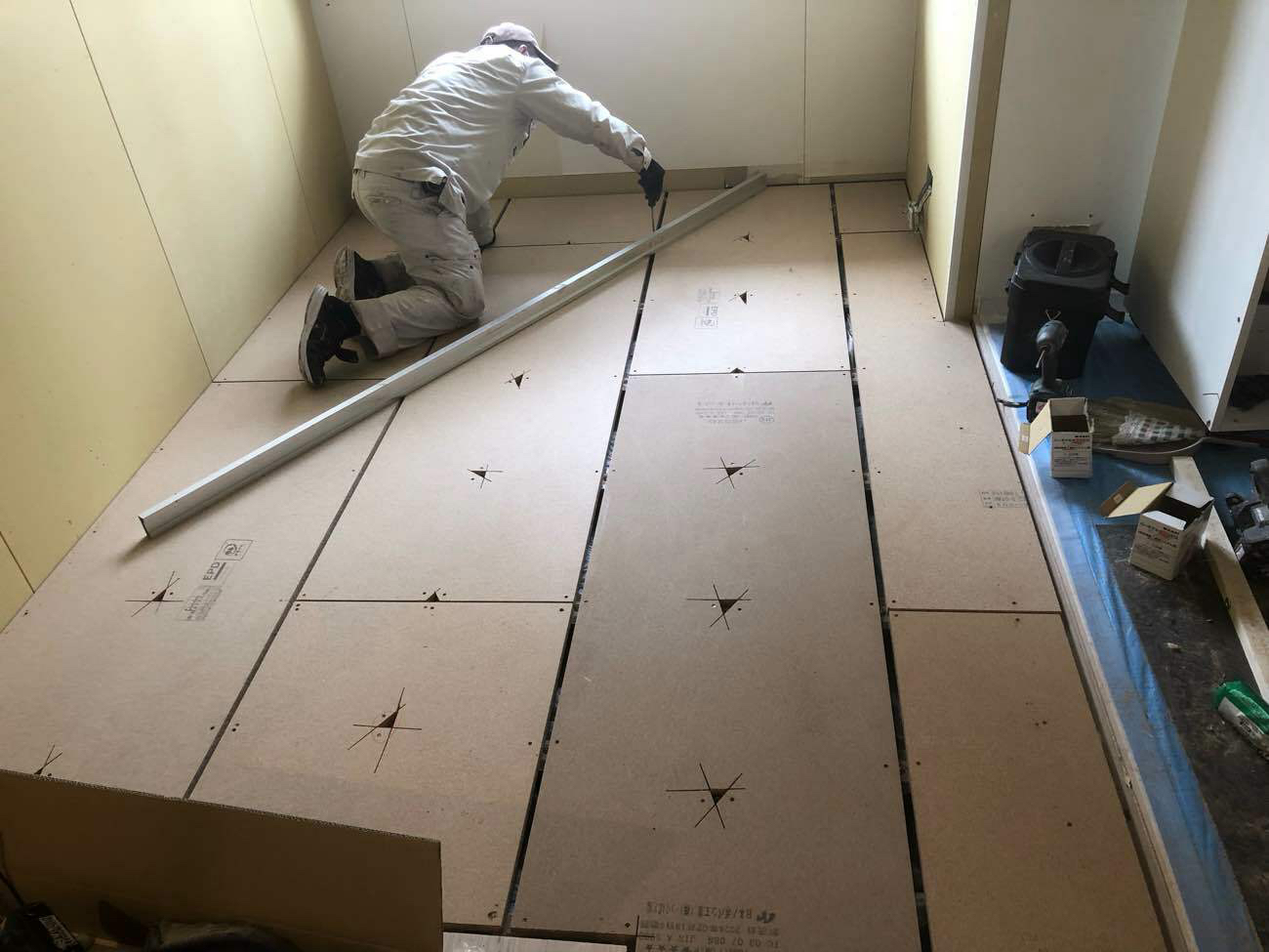 マンション　１日置床工事　乾式二重床（千葉県市川市）