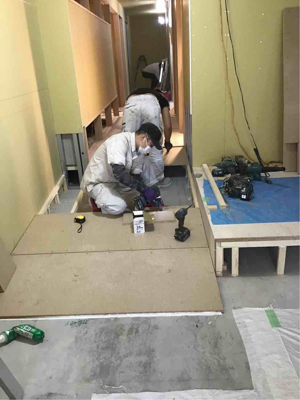 店舗　置床工事　乾式二重床（東京都目黒区）