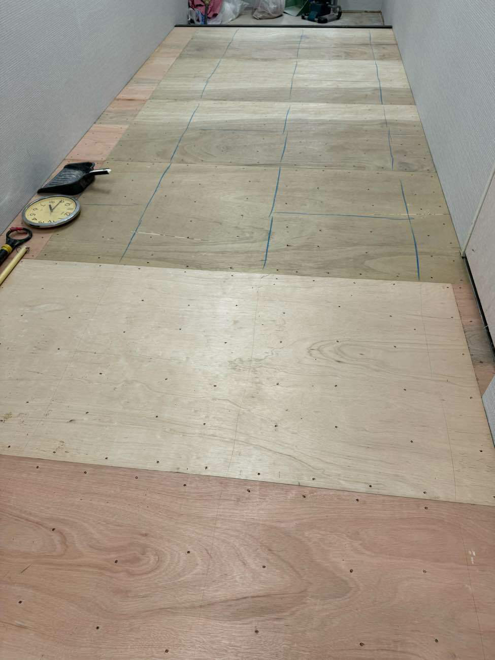 駅改修　置床工事　乾式二重床（東京都北区）　