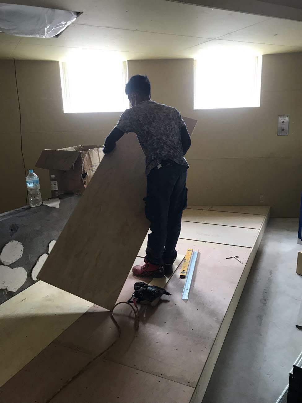 店舗　置床工事　乾式二重床（東京都港区）