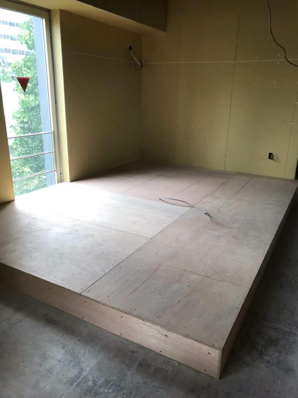 店舗　置床工事　乾式二重床（東京都港区）