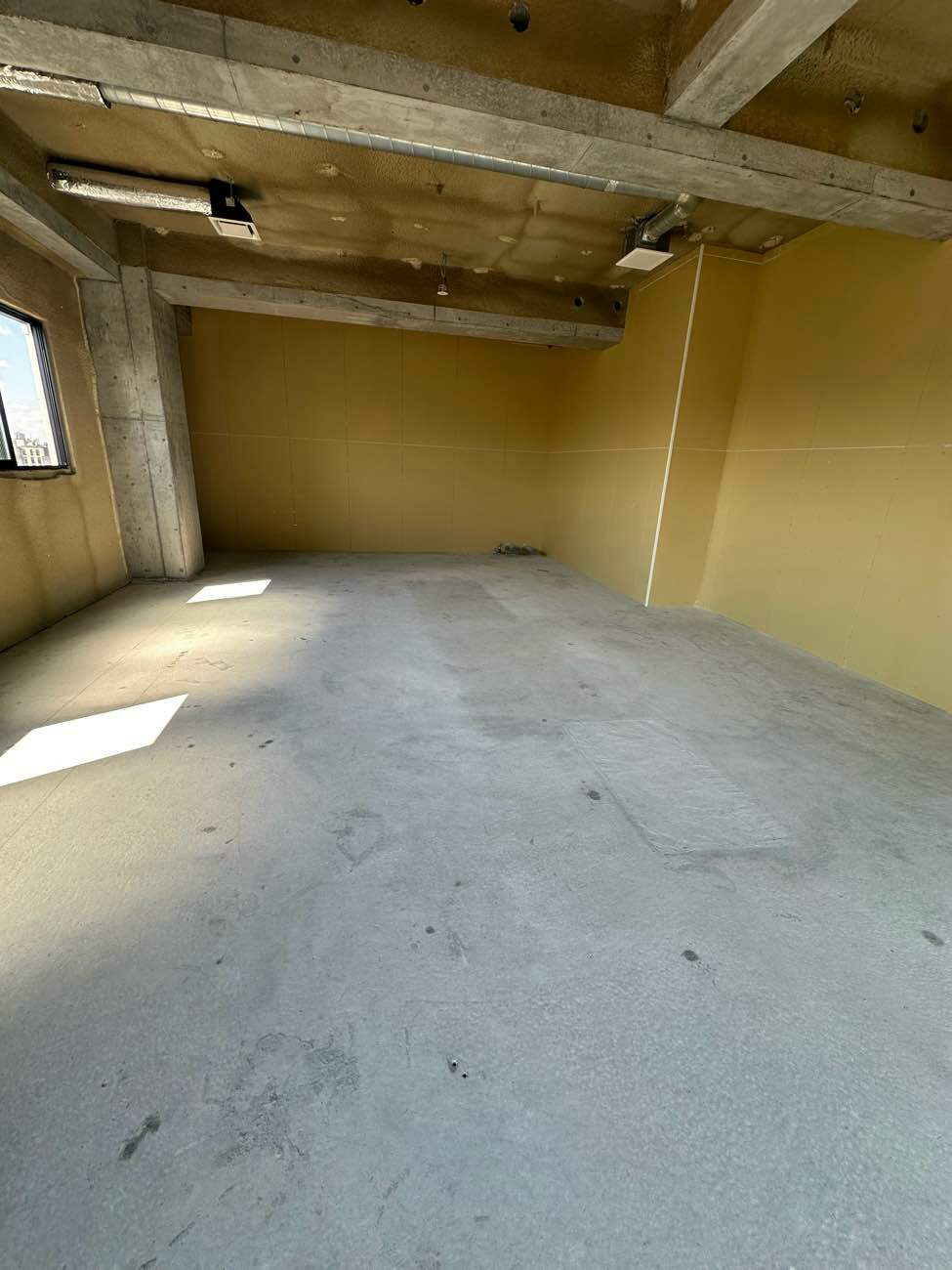 クリニック　置床工事　乾式二重床（東京都世田谷区）