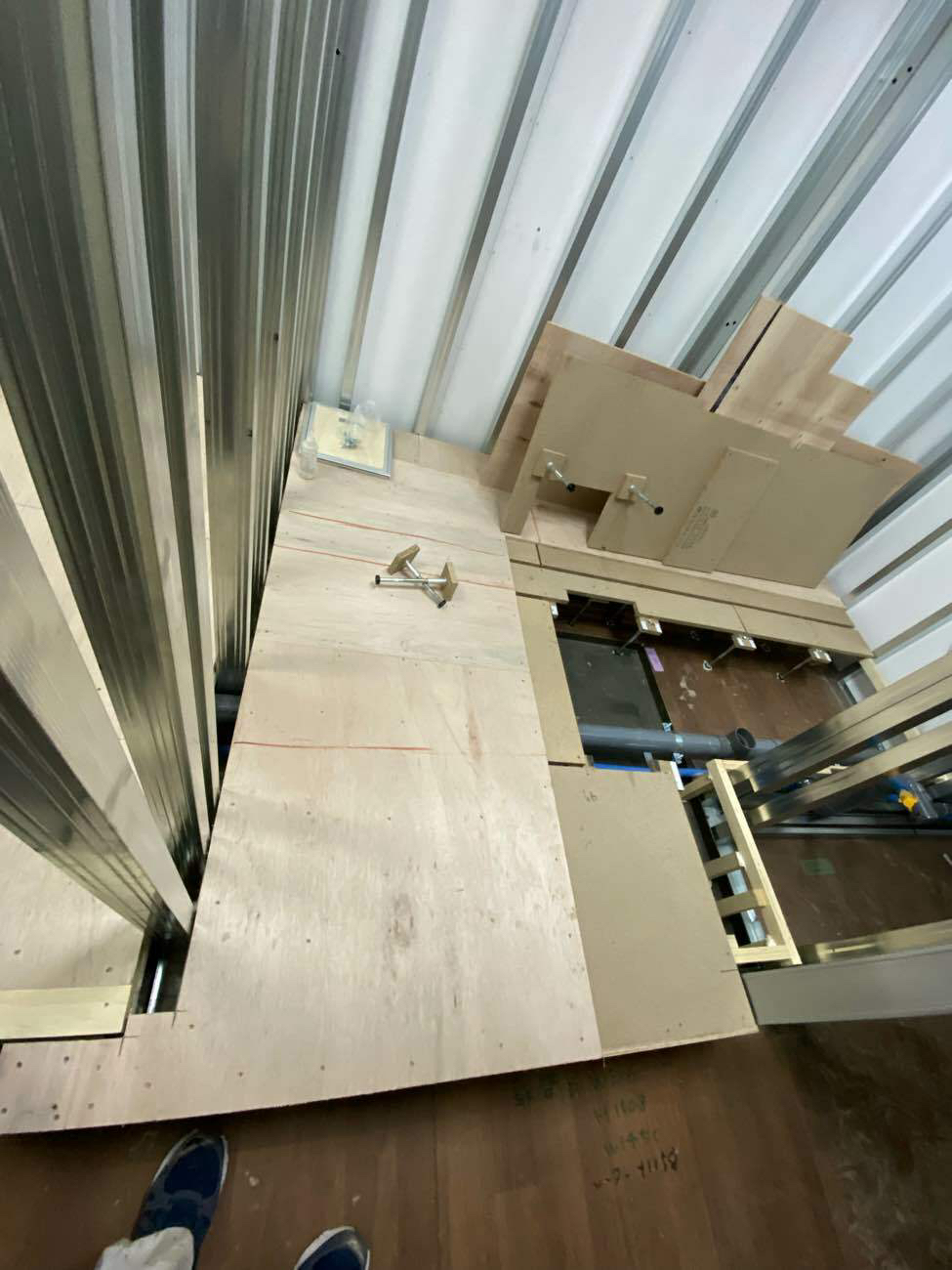 店舗　置床工事　乾式二重床（東京都小金井市）