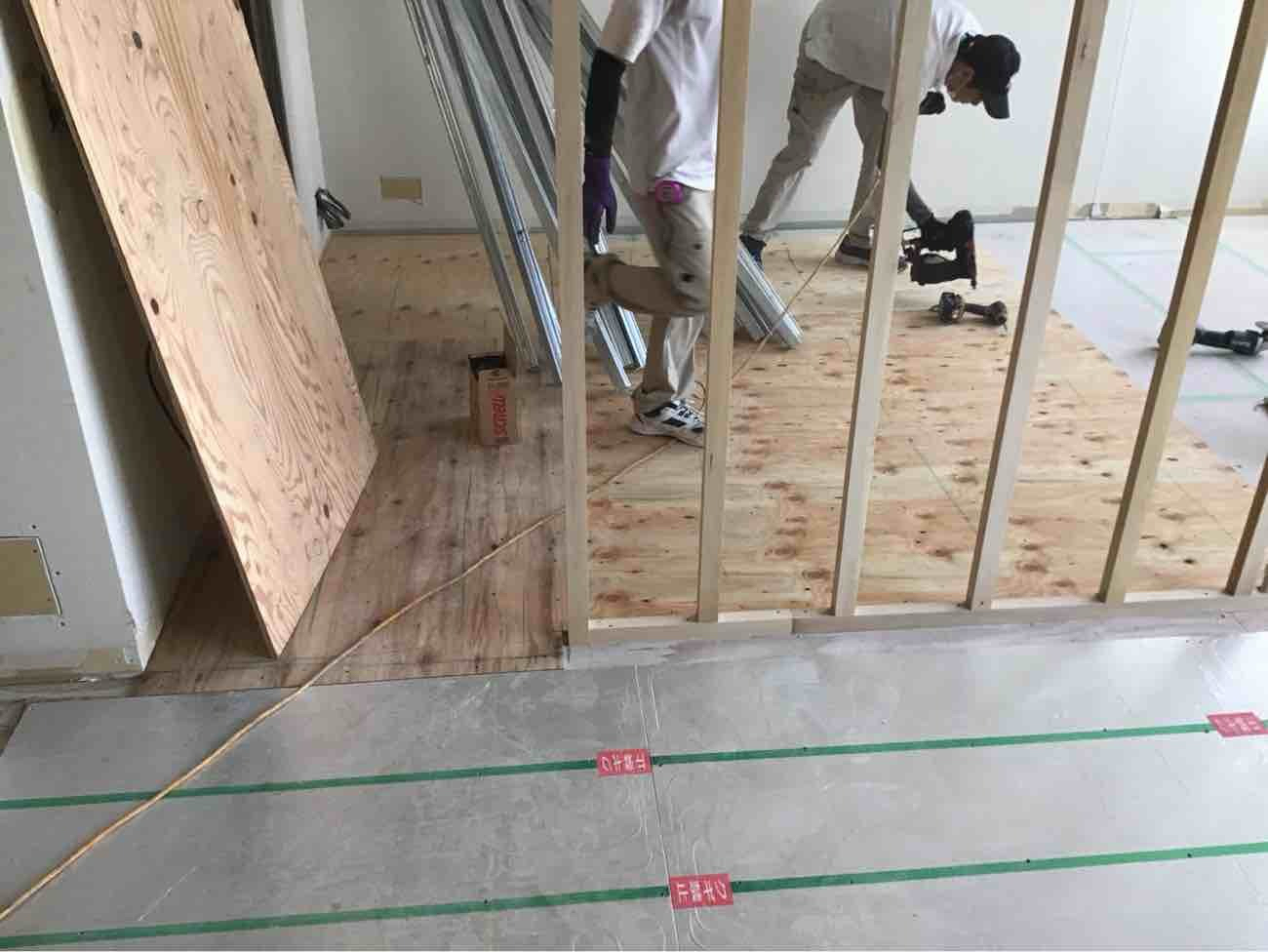 マンション　置床工事　針葉樹合板（東京都中央区）