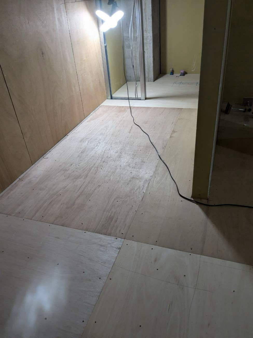 店舗新築　置床工事　乾式二重床（東京都渋谷区）