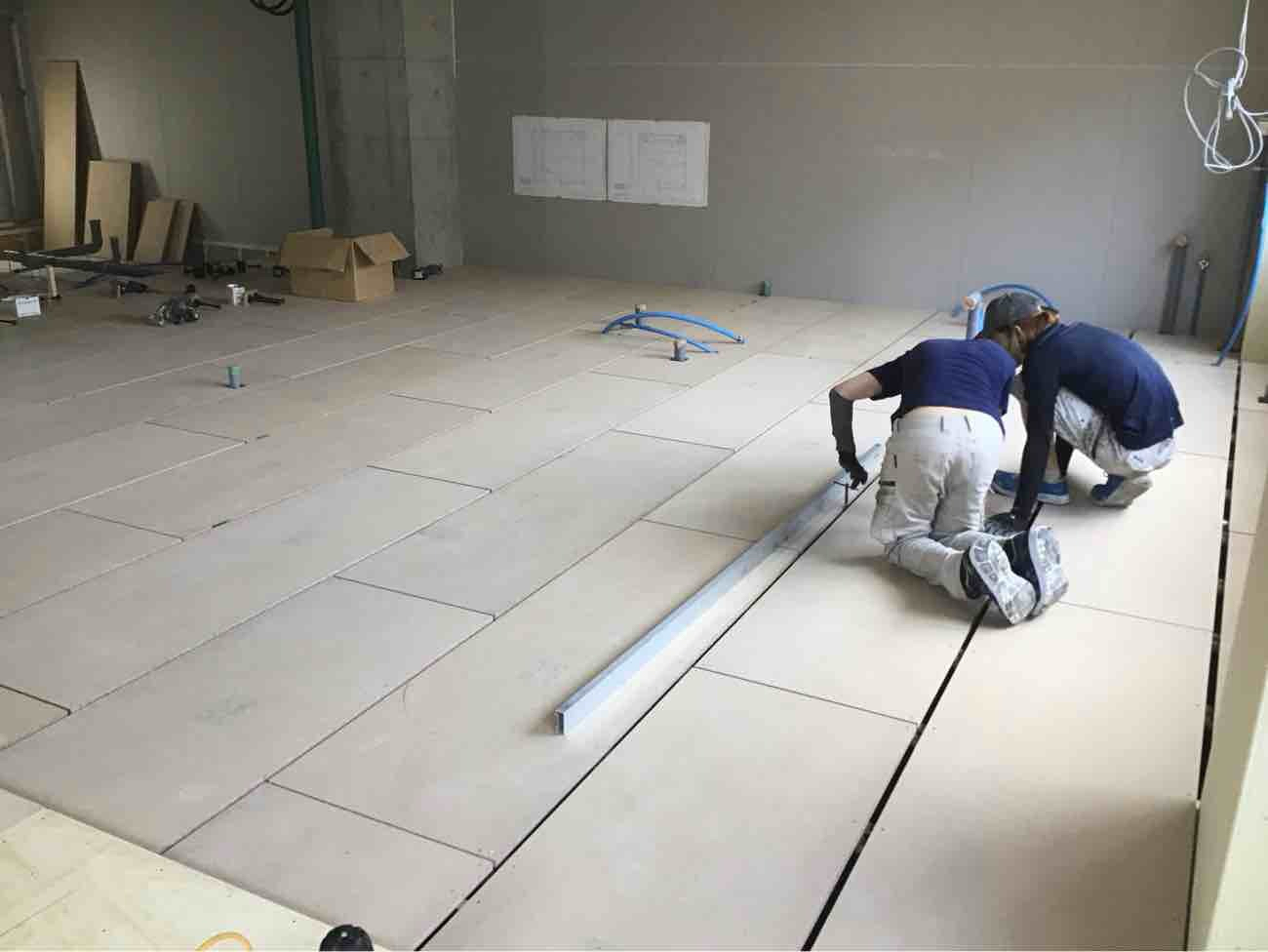 クリニック　置床工事　万協乾式二重床（埼玉県草加市）