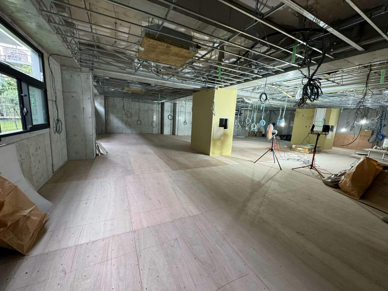 クリニック　置床工事　乾式二重床（神奈川県横浜市港北区）