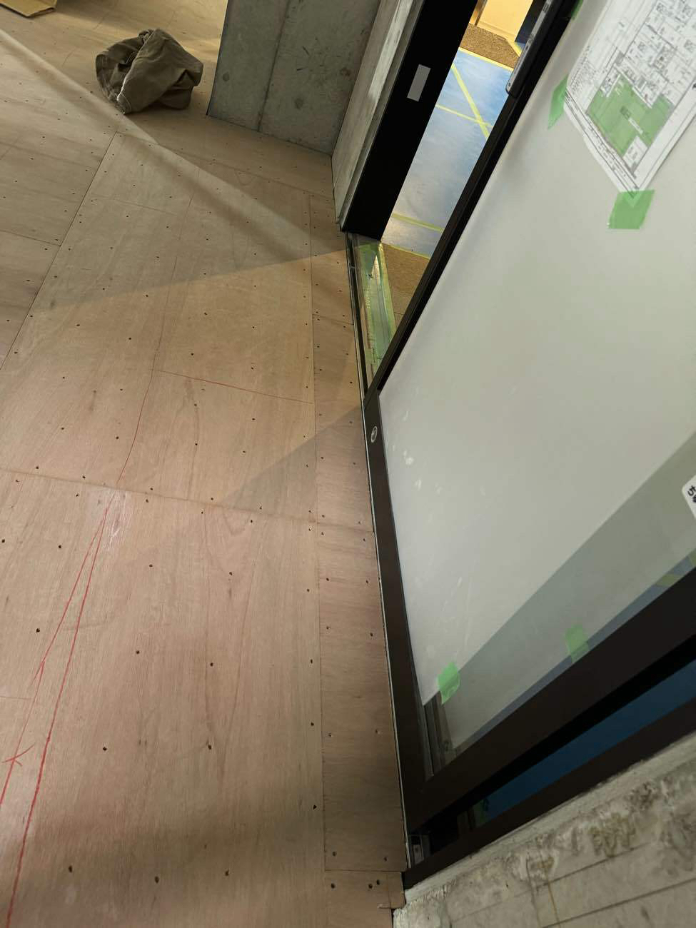 クリニック　置床工事　乾式二重床（神奈川県横浜市港北区）