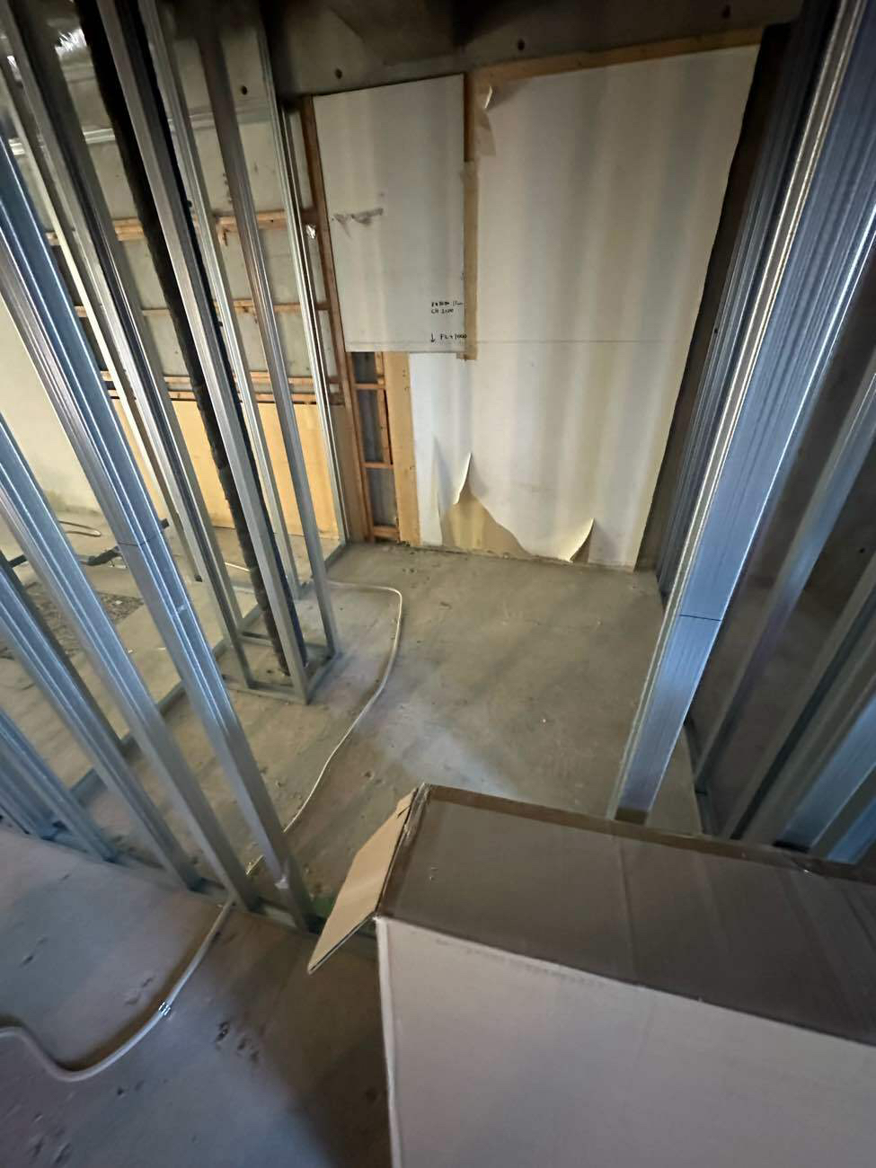 マンション　置床工事　乾式二重床（横浜市港北区）