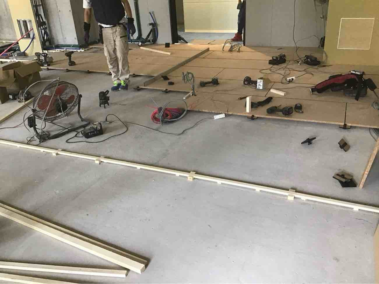 クリニック　置床工事　乾式二重床（千葉県流山市）