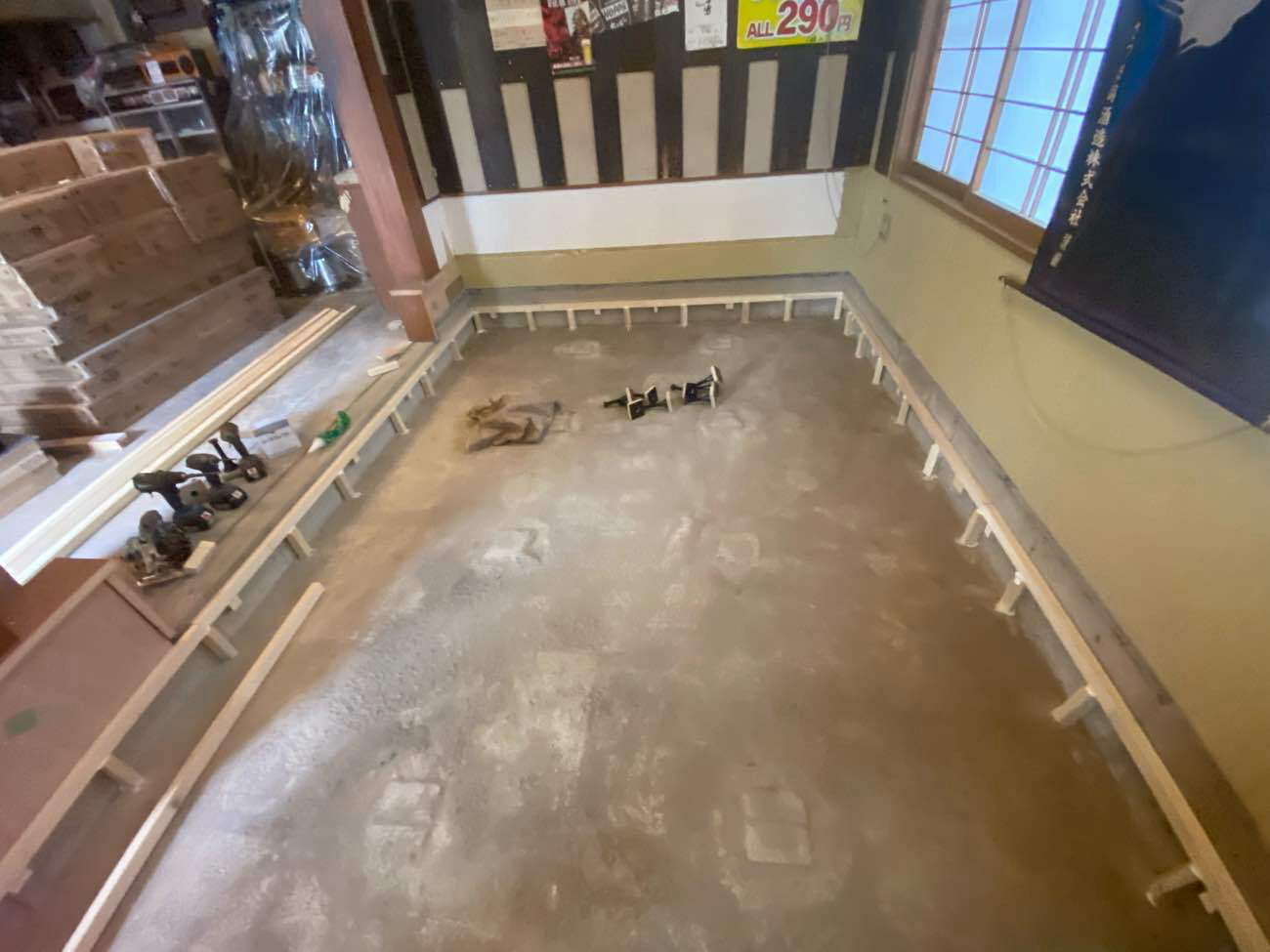 店舗　置床工事　乾式二重床（埼玉県朝霞市）