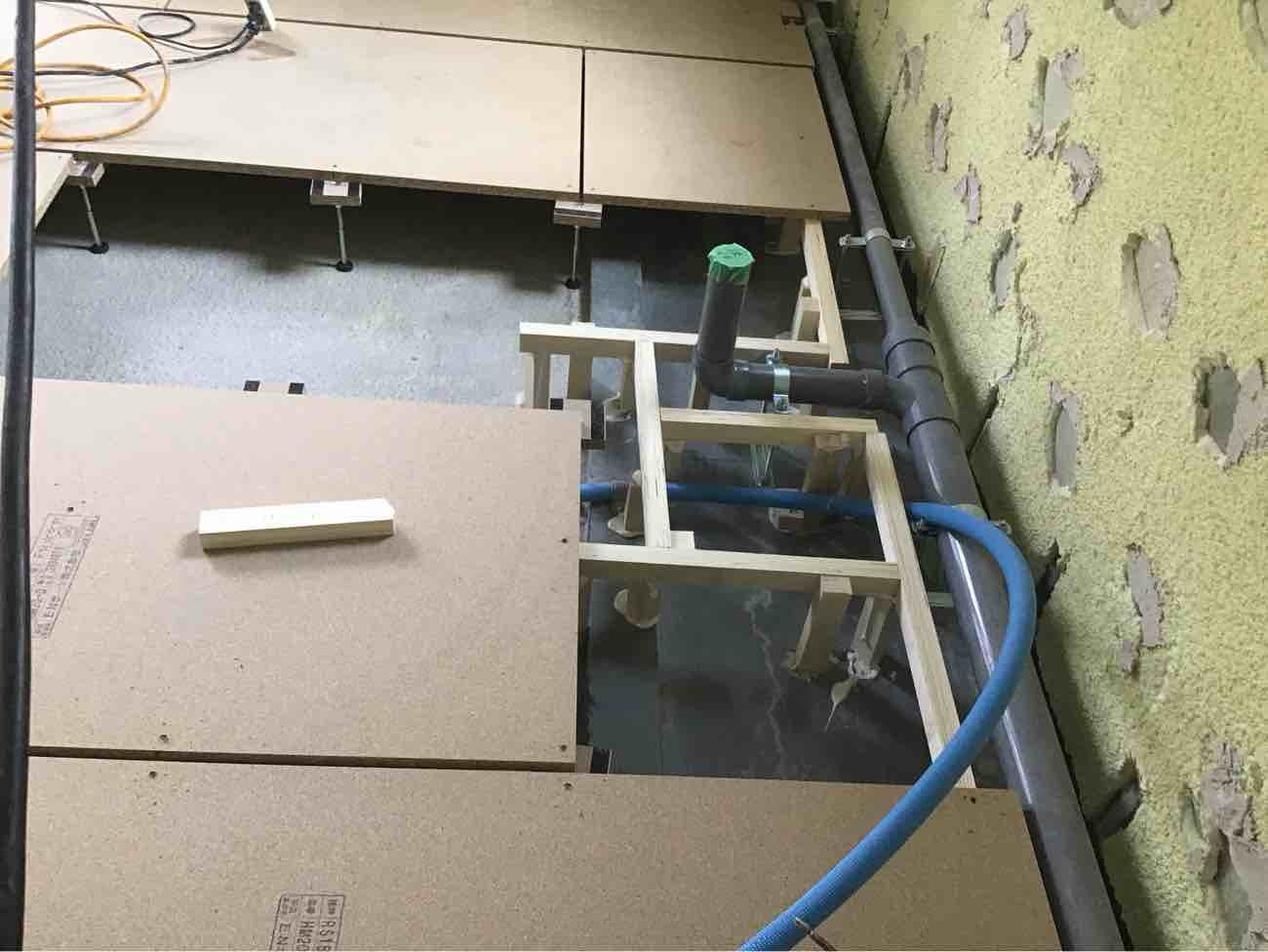 クリニック　置床工事　乾式二重床（千葉県流山市）