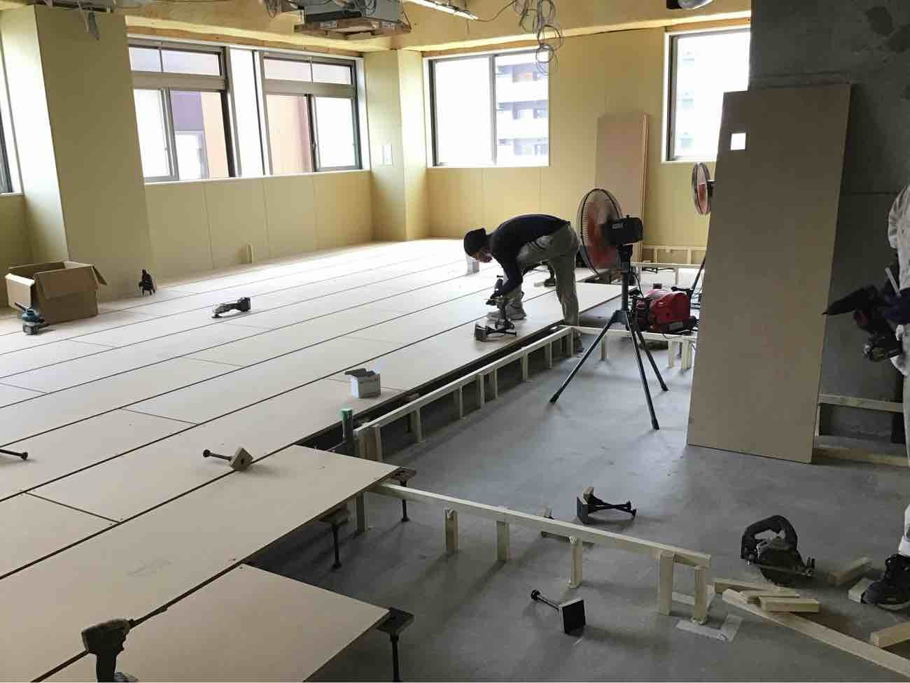 クリニック　置床工事　万協乾式二重床（埼玉県草加市）