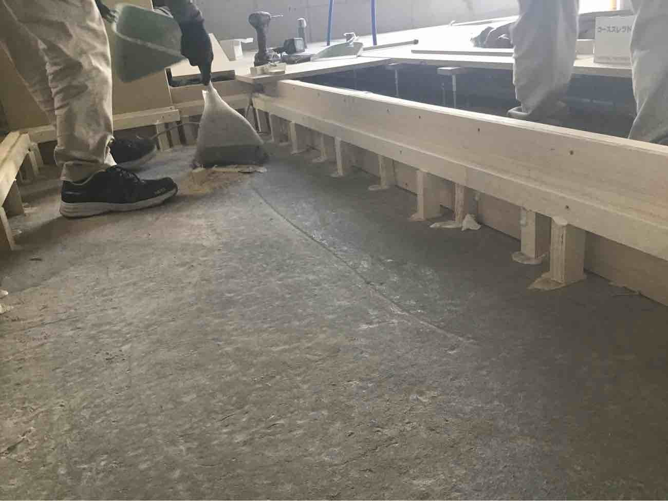 店舗　置床工事　乾式二重床（東京都台東区）