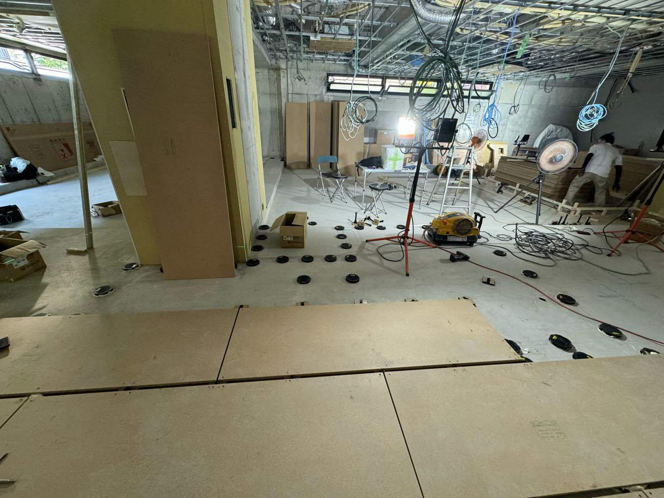 クリニック　置床工事　乾式二重床（神奈川県横浜市港北区）