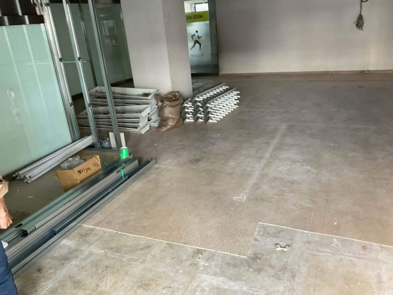 歯科医院　新築　置床工事　乾式二重床（千葉市花見区）