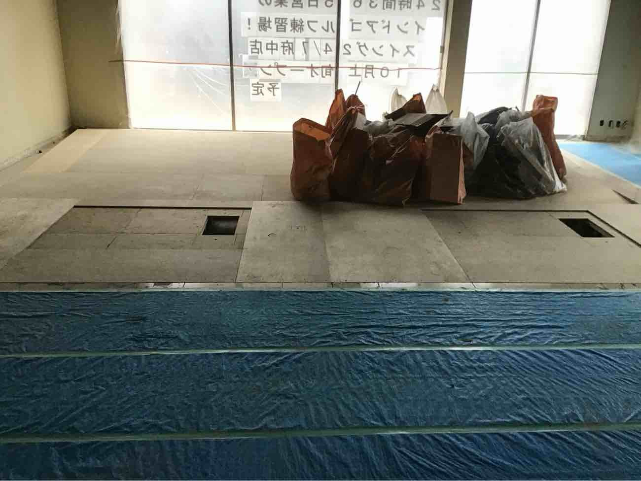 シュミレーションゴルフ店舗　置床工事　乾式二重床（神奈川県府中市）