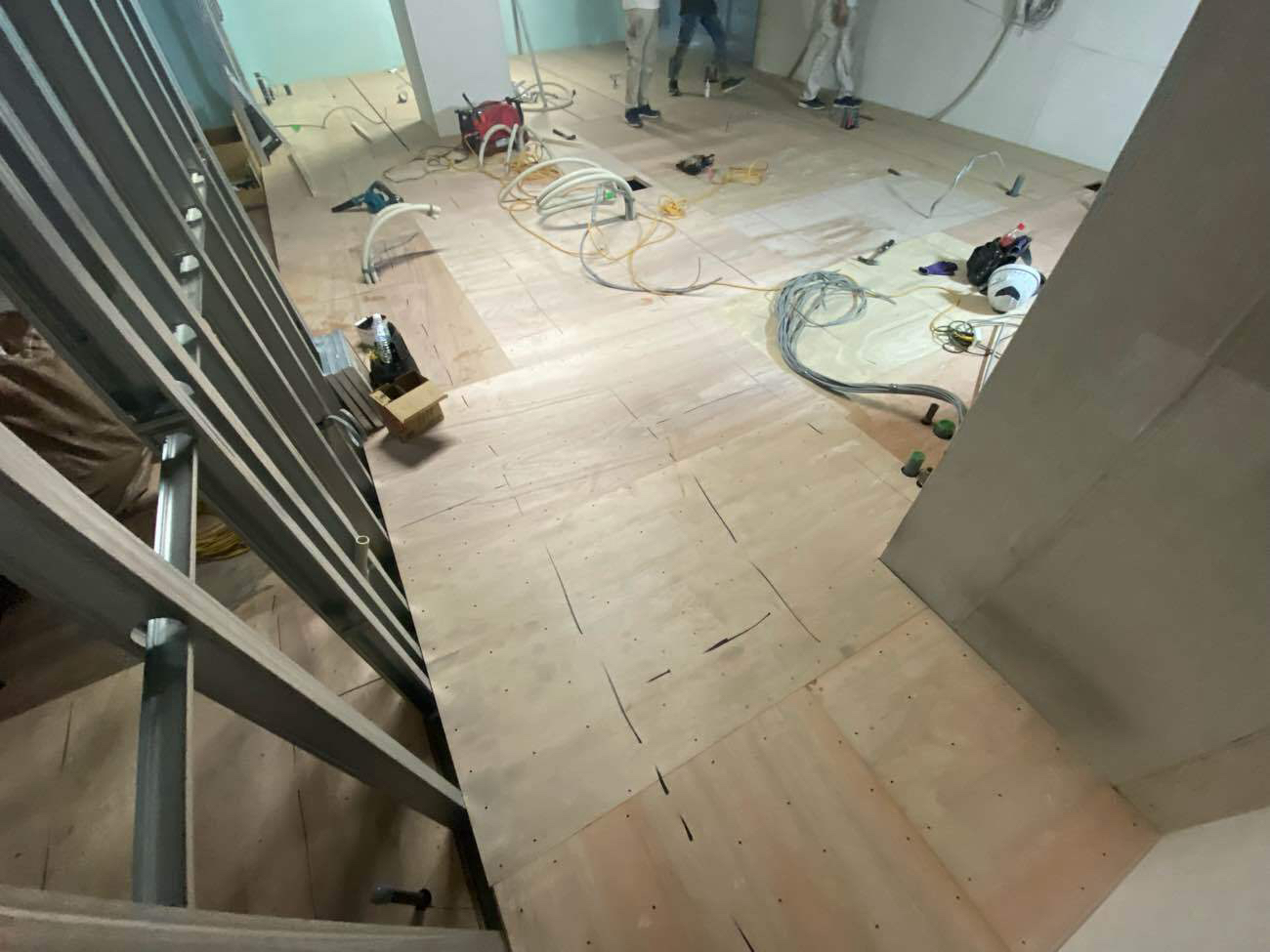 歯科医院　新築　置床工事　乾式二重床（千葉市花見区）