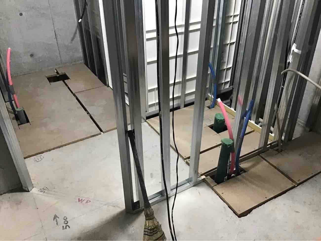 マンション　置床工事　乾式二重床（東京都新宿区）