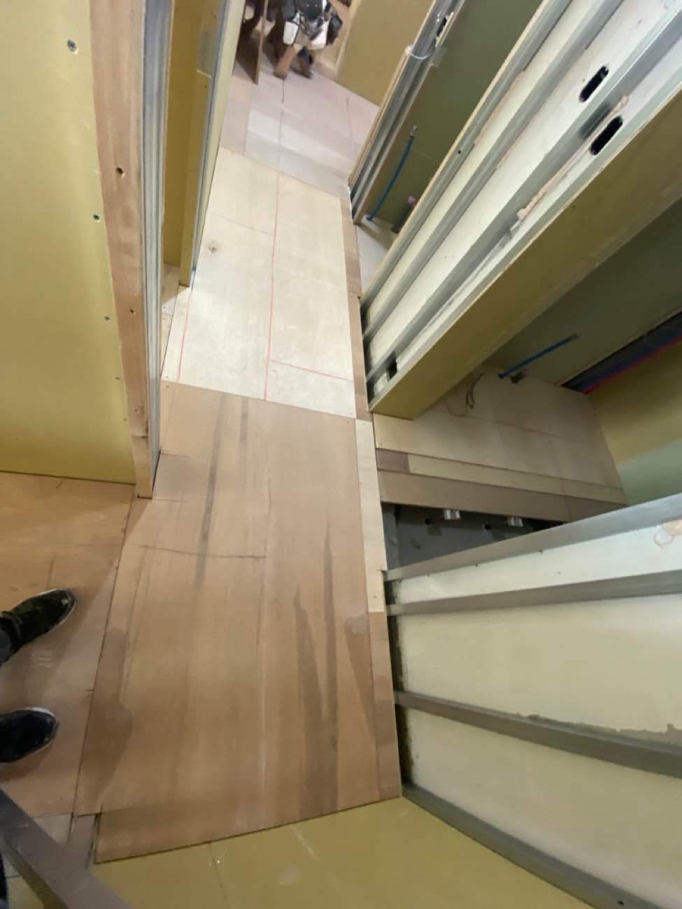 マンション　置床工事　乾式二重床（東京都世田谷区）