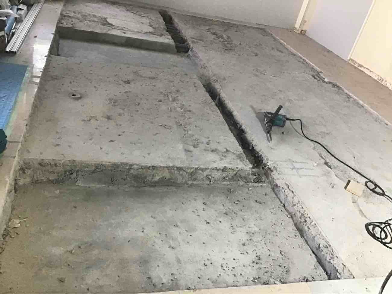 シュミレーションゴルフ店舗　置床工事　乾式二重床（神奈川県府中市）