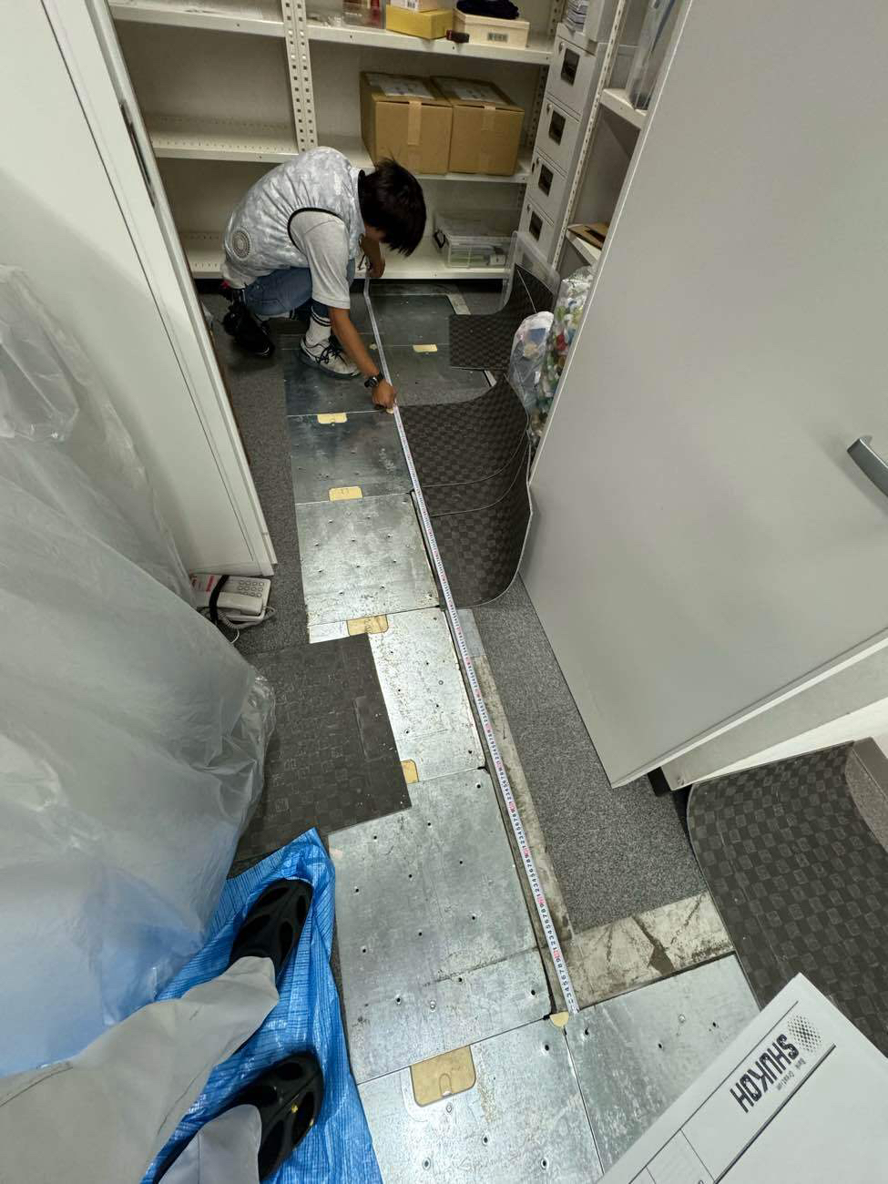 店舗　OAフロア工事　モザイクフロア（東京都江戸川区）