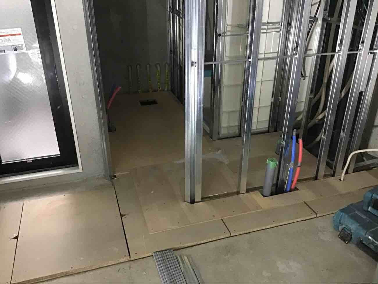 マンション　置床工事　乾式二重床（東京都新宿区）