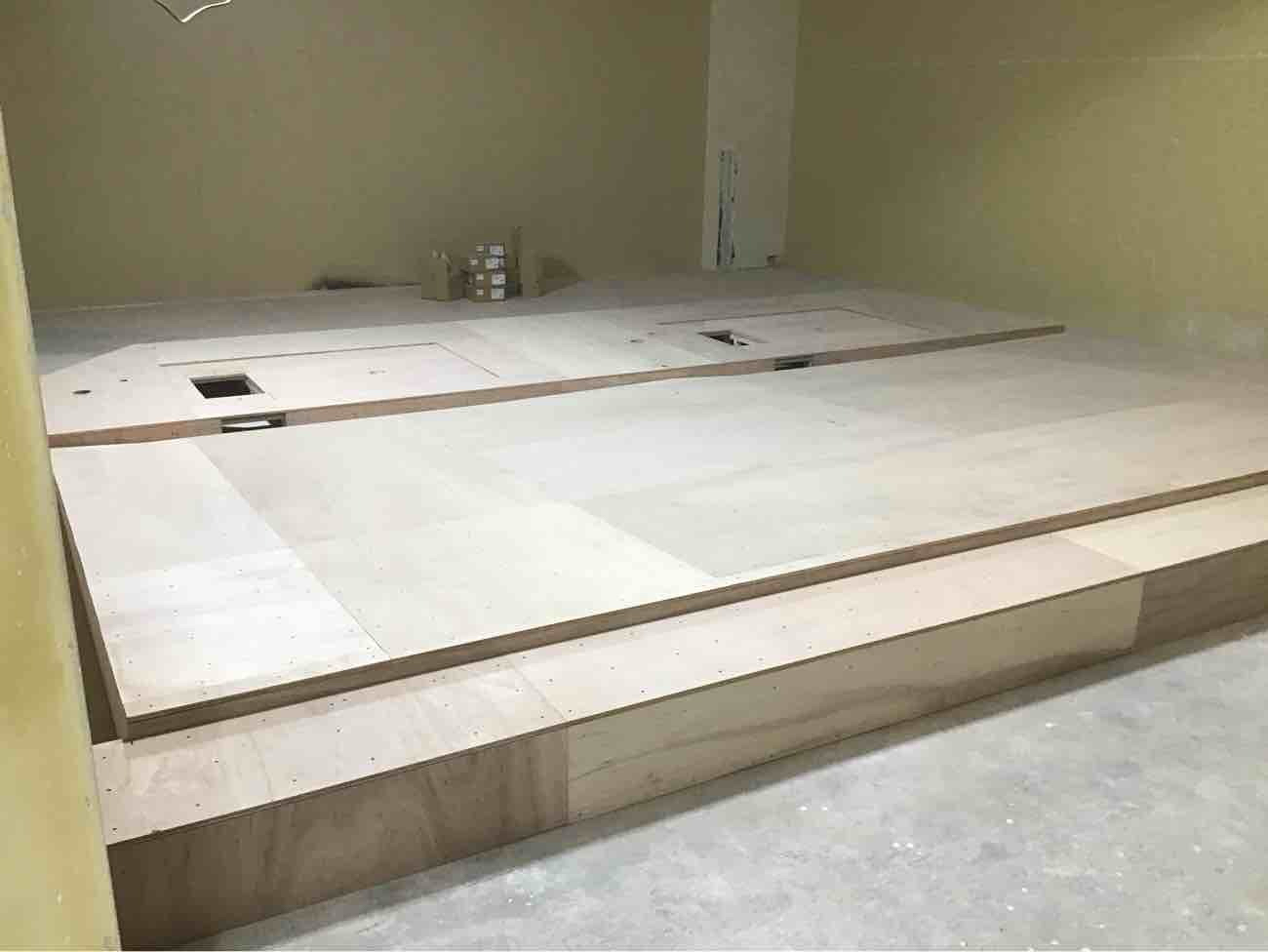 シュミレーションゴルフ店舗　細工置床工事　乾式二重床（大阪府大阪市）