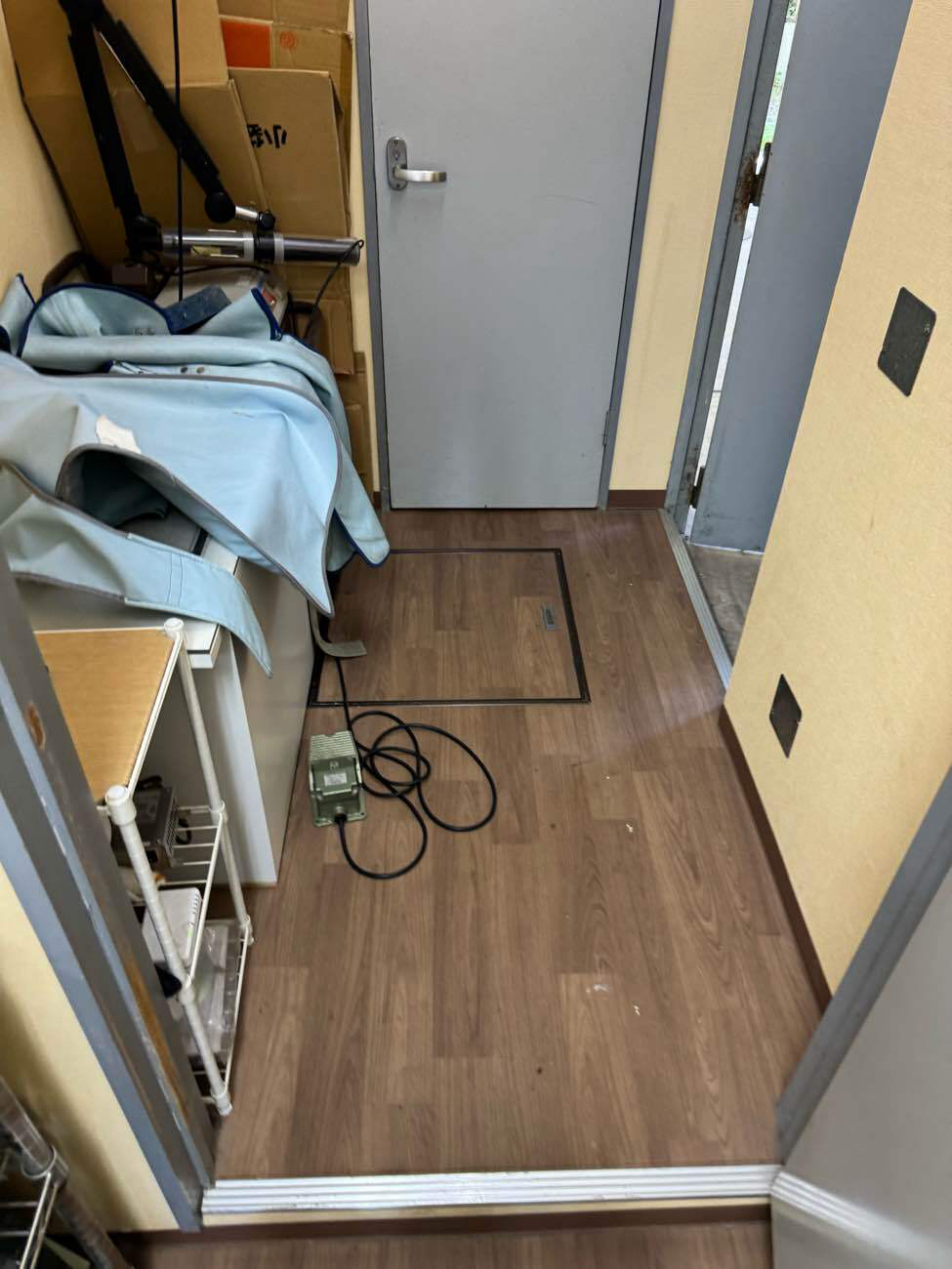 動物病院改修　置床工事　フリーフロアCP（東京都江戸川区）