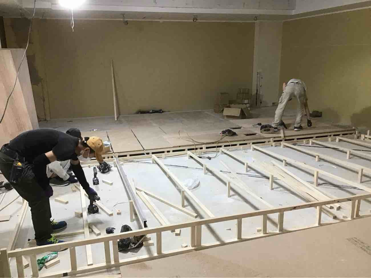 シュミレーションゴルフ店舗　細工置床工事　乾式二重床（大阪府大阪市）