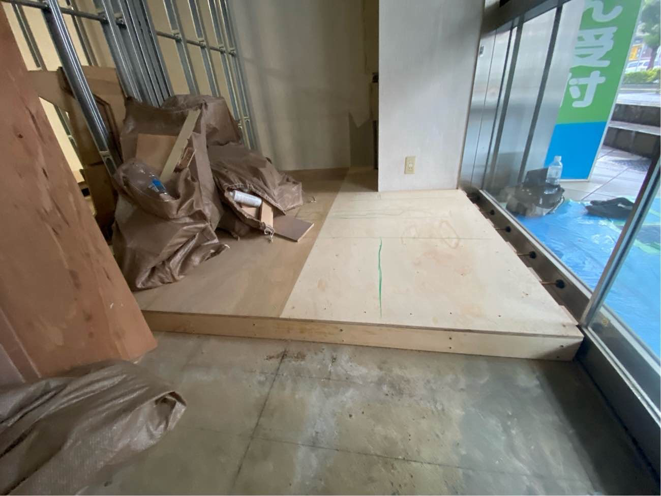 歯科医院　新築　置床工事　乾式二重床（千葉市花見区）